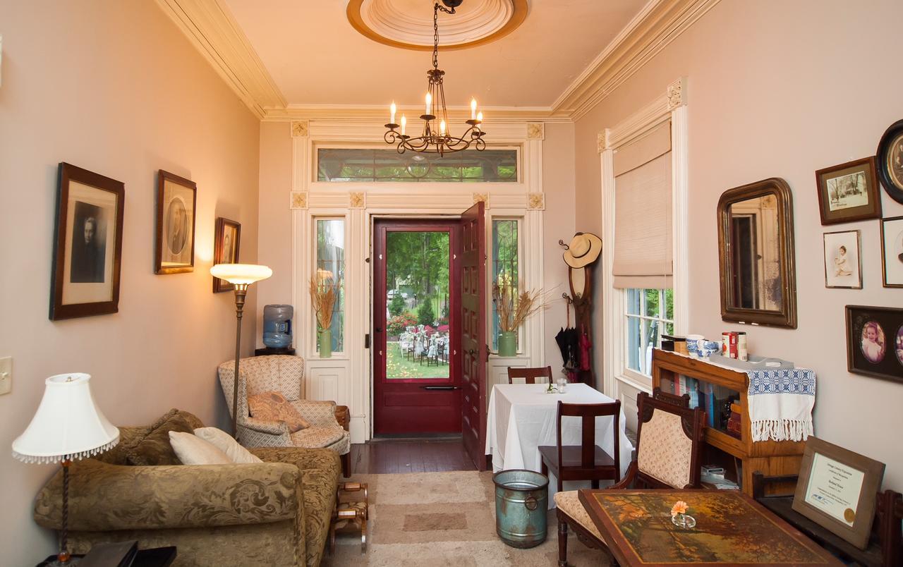 The Borland House Inn Montgomery Екстер'єр фото