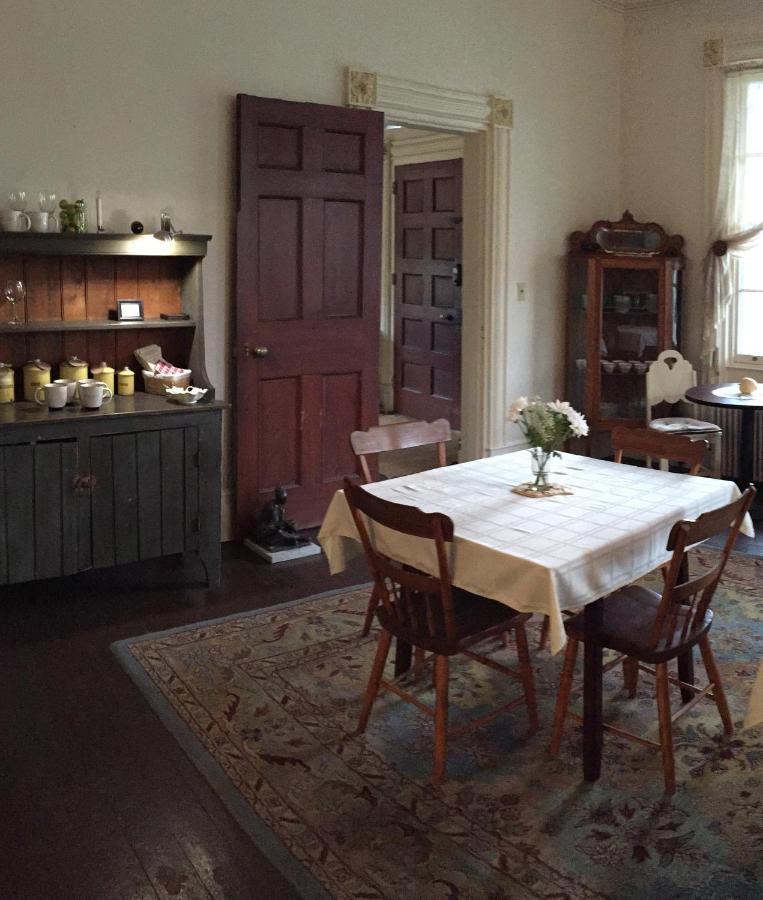 The Borland House Inn Montgomery Екстер'єр фото